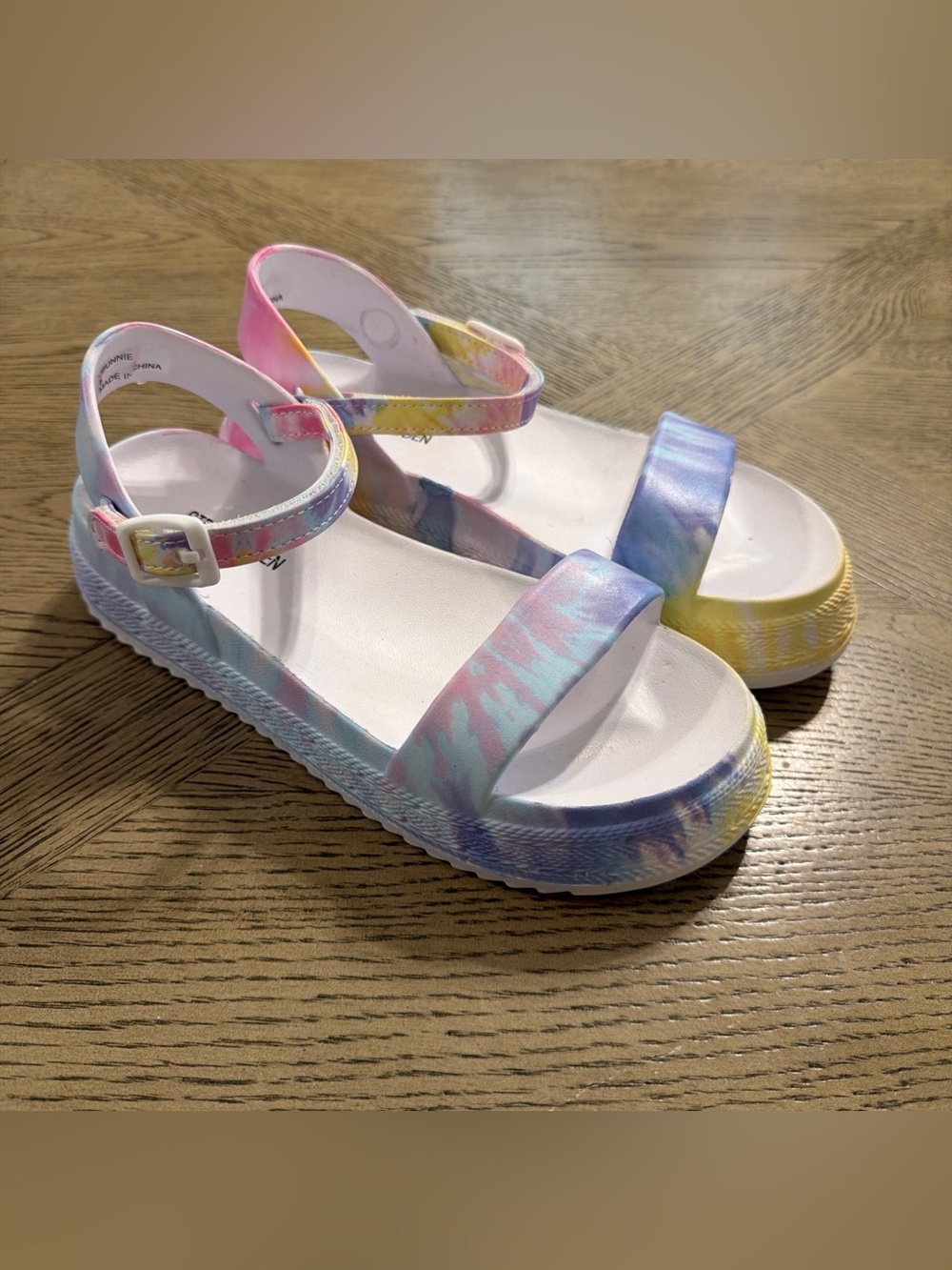 Steve Madden Spirit Kids Flat Sandals Sz 5M Pink Buckle Adjustable Slip On